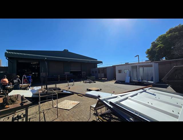 1,535M² WAREHOUSE TO LET IN SPARTAN